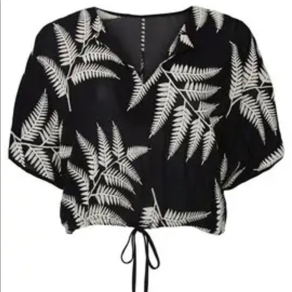 Fifteen Twenty Tops - Fifteen Twenty embroidered cropped tee black and cream NWOT XS palm leaf